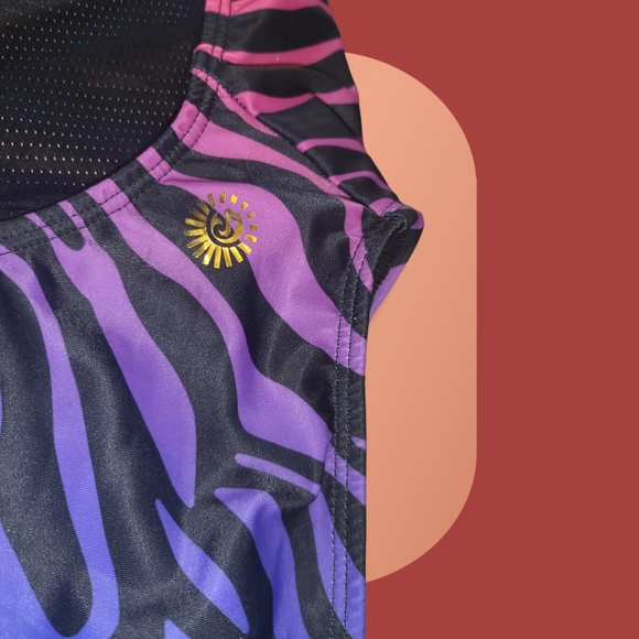 One piece kris-cross back Tri Sirena bathing suit. - Picture 4 of 4